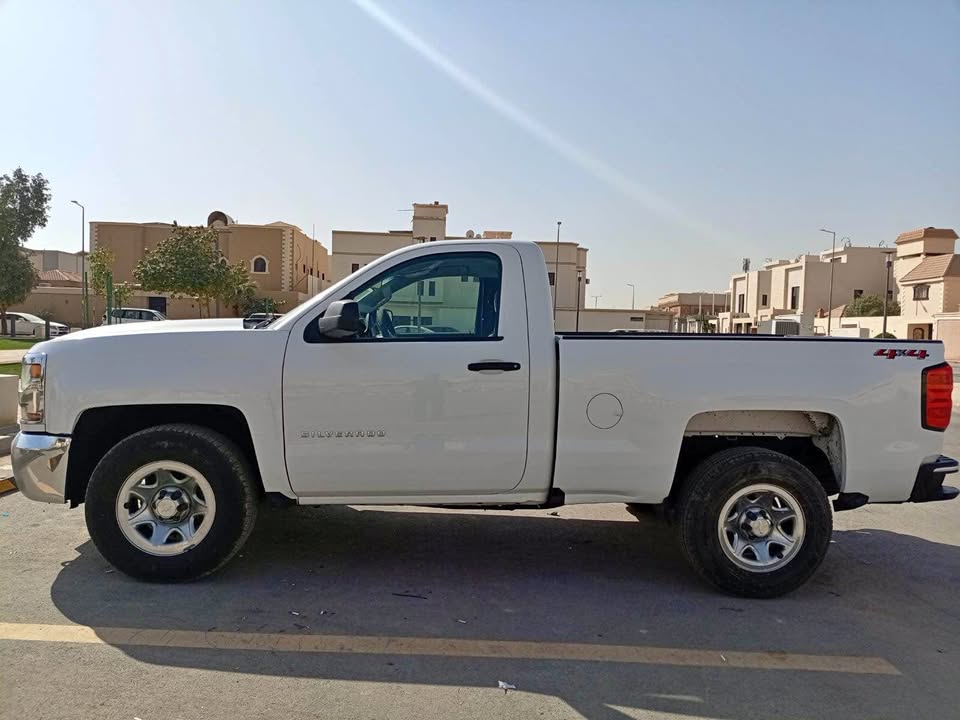 Chevrolet Silverado A Powerful Pickup Built for Real Work and Everyday Comfort